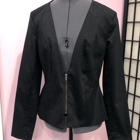 ATTENTION Women's Sateen Front Zip black tailored hourglass Blazer sizeS NWOT - Picture 5 of 10